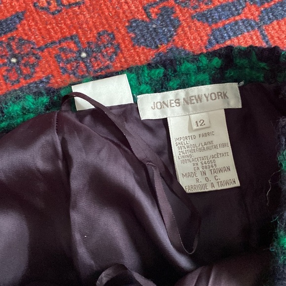 SOLDSOLDSOLD Two piece vintage wool skirt suit - Picture 7 of 9